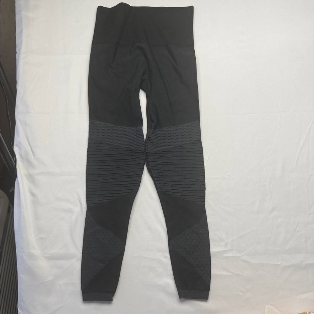 SPANX Look‎ at Me Now Seamless Moto Leggings in black size XL women’s pull on - Picture 8 of 8